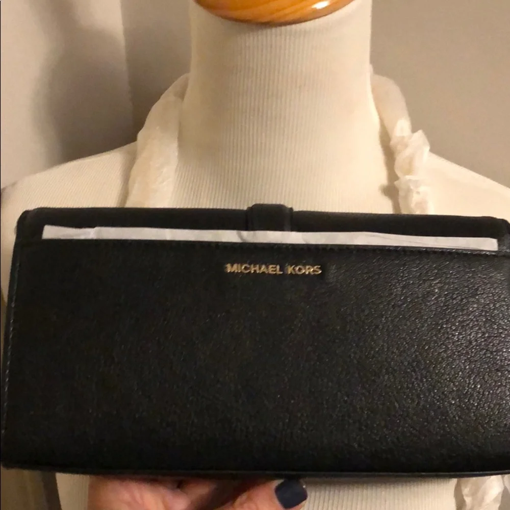 Michael Kors Bellamie large clutch brand new